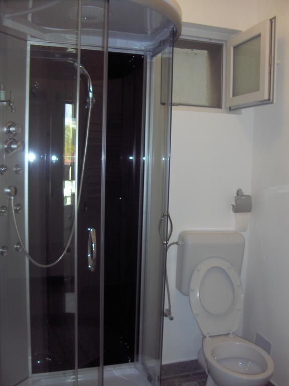 Hotel Vitan273 Bucarest Esterno foto